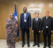 الوفد الموريتاني مع المدير العام المساعد لصندوق النقد الدولي 