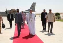 الرئيس محمد ولد الغزواني في مطار نواكشوط بعيد عودته من تيشيت