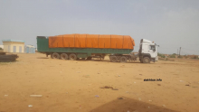 الشاحنة التي تحمل المساعدات المقدمة من الرئيس السابق محمد ولد عبد العزيز