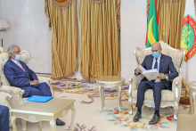 الرئيس محمد ولد الغزواني خلال تسلم الرسالة الخطية من وزير الخارجية الصحراوي (وما)