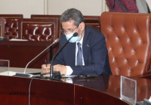 وزير المالية محمد الأمين الذهبي خلال اجتماع سابق للجنة (الأخبار - أرشيف)