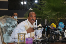الرئيس الموريتاني السابق محمد ولد عبد العزيز خلال مؤتمر صحفي نهاية إغسطس المنصرم (الأخبار)