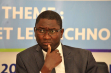 وزير العدل السنغالي: إسماعيل ماديور افال 