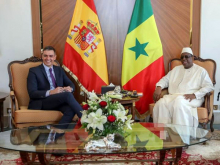 الرئيس السنغالي ماكي صال ورئيس الحكومة الإسبانية بيدرو سانشيز 
