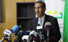 وزير المالية محمد الأمين ولد الذهبي خلال مؤتمر صحفي سابق (الأخبار - أرشيف)