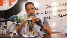 رئيس حزب اتحاد قوى التقدم محمد ولد مولود خلال مؤتمر صحفي اليوم (الأخبار)