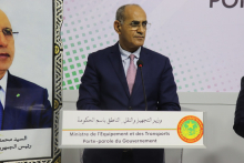 الناني اشروقة الناطق الرسمي باسم الحكومة الموريتانية خلال المؤتمر الصحفي للحكومة مساء اليوم (الأخبار)