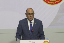 وزير المالية الموريتاني إسلم محمد مبادي خلال المؤتمر الصحفي الأسبوعي للحكومة اليوم (الأخبار)