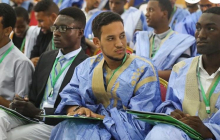 في وسط الصورة الأمين العام المنتخب للاتحاد الوطني لطلبة موريتانيا محمد يحيى المصطفى