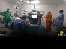 جانب من العمليات الجراحية المجانية التي تجريها البعثة الطبية الإسبانية في مركز الرضوان الصحي/ الأخبار