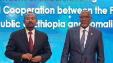 رئيس أرض الصومال "موسى بيهي عبدي" ورئيس الوزراء الأثيوبي "أبي أحمد" خلال توقيع مذكرة تفاهم