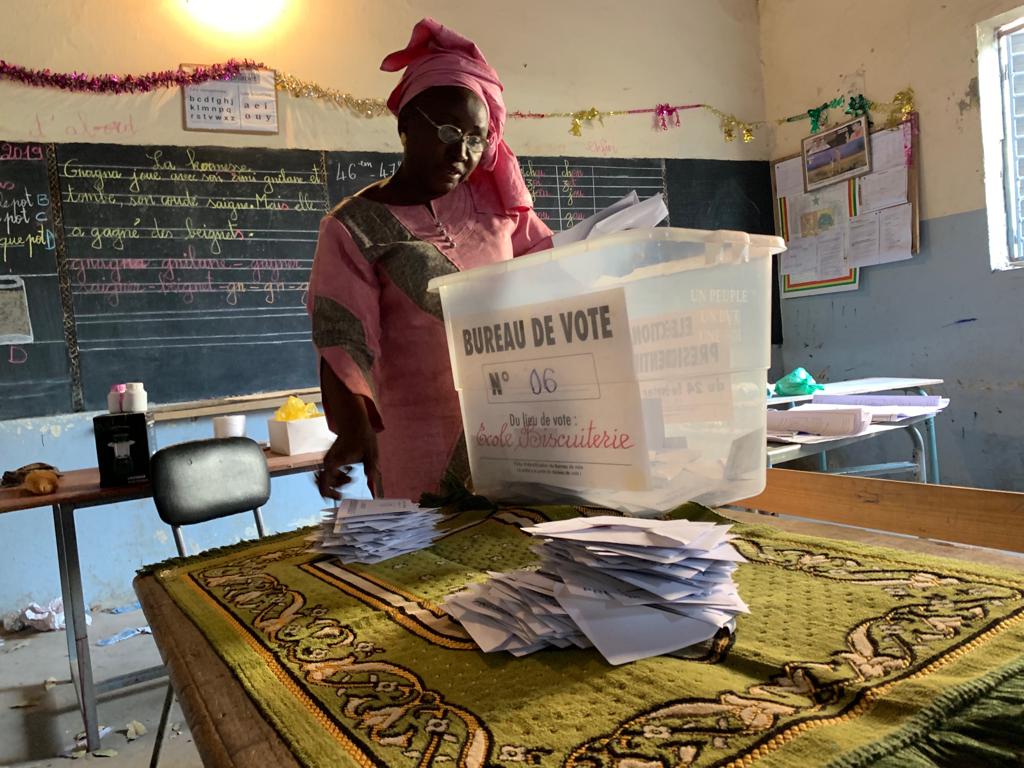 بدء عملية فرز الأصوات في السنغال.